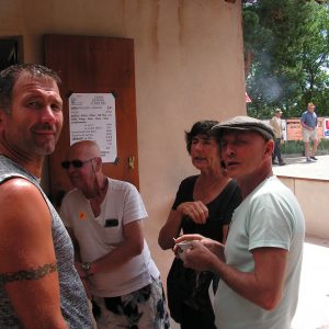 Christian, Patrick, Christiane, Gilbert, Yves.sur le terrain Eugène et Jean