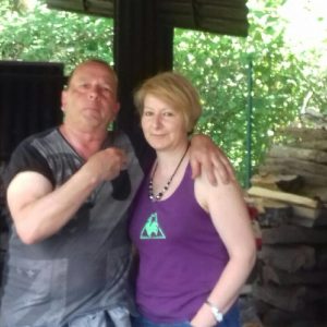 Rémy, chef du barbecue et Geneviève